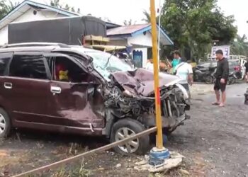 Kecelakaan terjadi di Jalinsum Perlabian, Kecamatan Kampung Rakyat, Labuhanbatu Selatan (Labusel), Selasa (14/11/2023). (Foto: Randi Kurniawan).