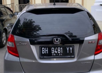 Sabu 3,25 Kg ditemukan di dalam sebuah mobil jenis Honda Jazz warna silver yang tengah terparkir tanpa terkunci di Jalan Lingkar Barat 1, Kota Jambi. Foto/Ist A A A