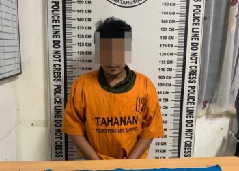 Foto tersangka dan barang bukti yang diamankan Polisi,