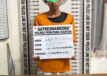 Foto tersangka dan barang bukti sabu yang diamankan Polisi.