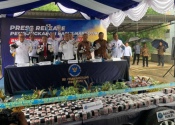 BNNP Kepri berhasil mengungkap kasus sabu seberat 60 Kg sabu, di kawasan D.I. Panjaitan, Tanjung Pinang, Kepulauan Riau. Foto/Dicky Sigit Rakasiwi/MPI A A A