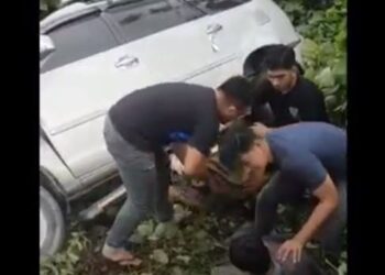 Detik-detik penangkapan dua bandar sabu di Batubara yang diwarnai kejar-kejaran hingga menabrak mobil polisi. (Foto: iNews)