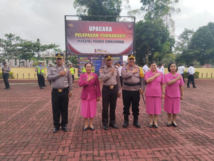 Foto bersama disela acara.