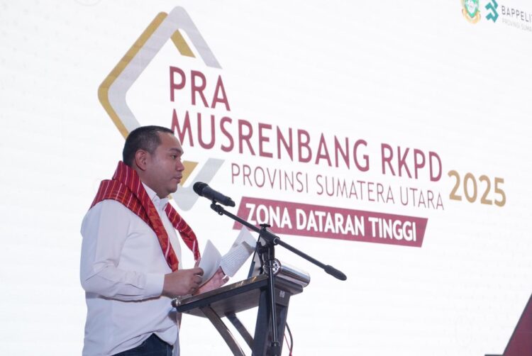 Bupati Pakpak Bharat, Franc Bernhard Tumanggor, menghadiri "Pra Musrenbang RKPD Provinsi Sumatera Utara Tahun 2025 Zona Dataran Tinggi", di Hotel Sibayak Berastagi, Selasa (16/1/2024).