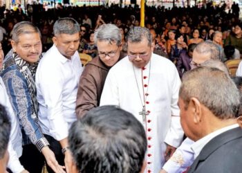 Bupati Simalungun, Radiapoh Hasiholan Sinaga saat hadiri pentahbisan 7 Imam menjadi Pastor Keuskupan Agung Medan.