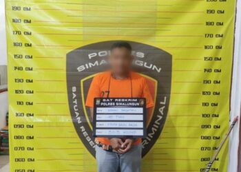 Foto pelaku dan barang bukti yang diamankan Jatanras Sat Reskrim Polres Simalungun.