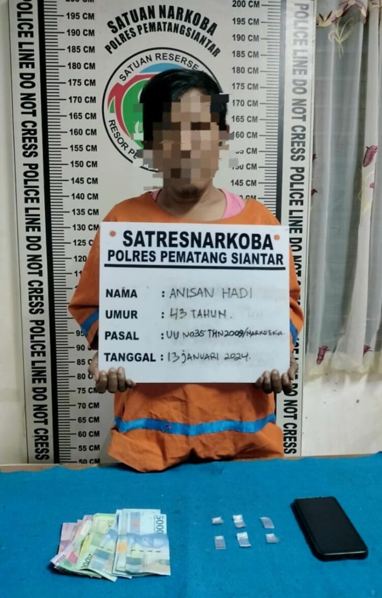 Foto pelaku dan barang bukti yang diamankan Satres Narkoba Polres Pematang Siantar.