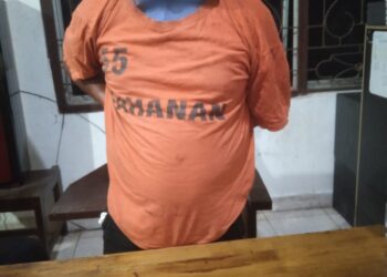 Foto tersangka dan barang bukti sabu yang diamankan petugas.