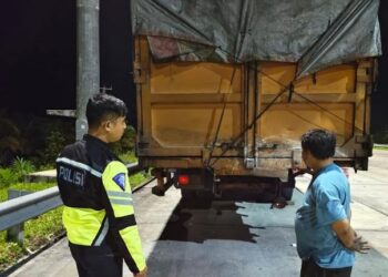 Tabrak Belakang Truk di Tol Pekanbaru, 2 Penumpang Mobil Tewas.