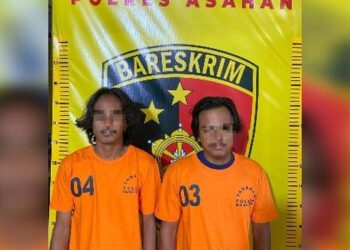 Foto: 2 pria yang menganiaya satpam kebun sawit di Asahan. (istimewa)