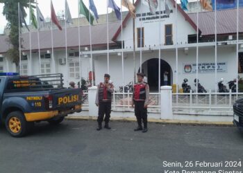 Sat Samapta Polres Pematangsiantar gencar melakukan patroli ke kantor dan Gudang KPU Kota Pematangsiantar, Senin (26/2/2024).