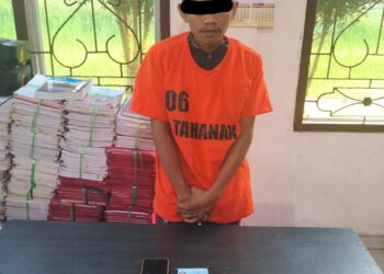 Foto pelaku dan barang bukti yang diamankan Polisi.