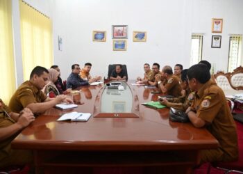 Bupati Humbahas, Dosmar Banjarnahor SE, terima kunjungan tim BPK RI Perwakilan Sumut, Selasa (26/3/2024), di ruang kerja Bupati Humbahas, Bukit Inspirasi Doloksanggul.