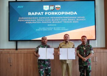 Bupati Pakpak Bharat, Franc Bernhard Tumanggor, menandatangani Naskah Perjanjian Hibah Daerah (NPHD) bersama Kodim 0206/Dairi, dalam rangka pengamanan Pemilihan Kepala Daerah (Pilkada) Pakpak Bharat Tahun 2024.