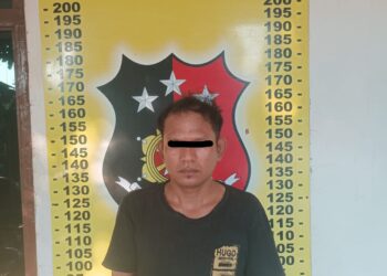 Foto tersangka dan barang  bukti yang diamankan Polisi.