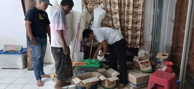 Kapolsek Perdagangan bersama Kanit Reskrim dan anggota Polsek Perdagangan langsung turun ke lokasi.