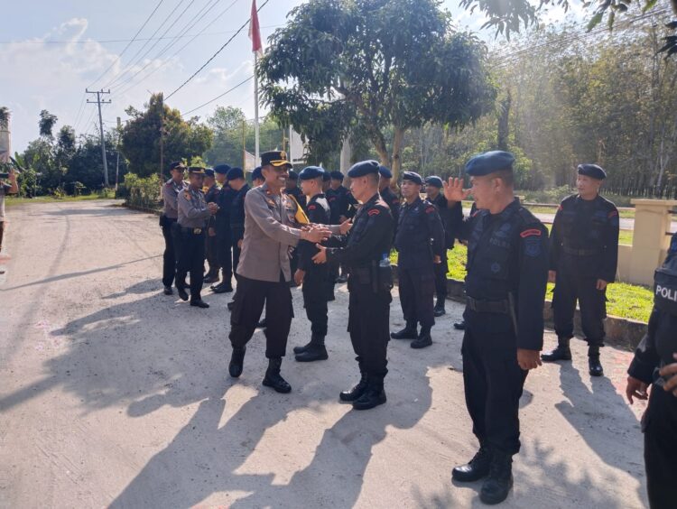 Polres Simalungun mengadakan apel pelepasan bagi personil Satgas Tindak Operasi Mantab Brata Sat Brimob Polda Sumut.