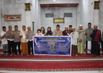 Foto bersama disela kegiatan.