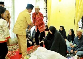 Bupati Simalungun, Radiapoh Hasiholan Sinaga, sampaikan belasungkawa atas berpulangnya Almh Rubiati.