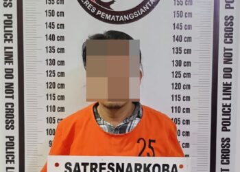 Foto pelaku yang diamankan Sat Narkoba Polres Pematangsiantar.