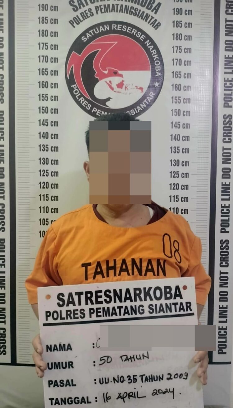 Unit Sat Narkoba menangkap CGD als Gempar (50), warga Jalan Mual Nauli V BDB, Kelurahan Siopat Suhu, Kecamatan Siantar Timur, Kota Pematangsiantar, karena memiliki 14,27 gram sabu.