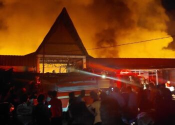 Foto: Kebakaran di Pasar Tarutung. (Dok. Polres Taput)