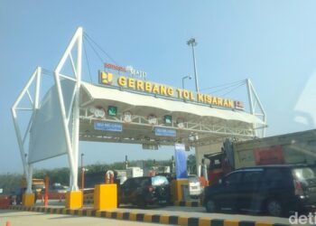 Foto: Peningkatan volume kendaraan di gerbang tol Kisaran. (Perdana Ramadhan/detikSumut)