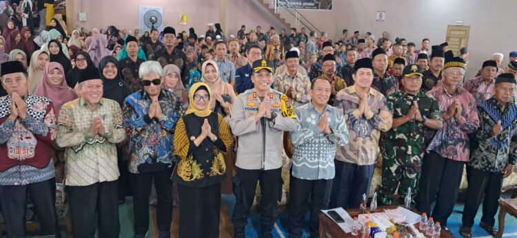 Kapolres Pematangsiantar, AKBP Yogen Heroes Baruno, SH, SIK, hadiri halal bi halal Anggota Perkumpulan Persaudaraan Putera Solo (P3S) Kota Pematangsiantar, pada Minggu (28/4/2024) lalu, pukul 10.00 WIB, di Gedung P3S Kota Pematangsiantar.