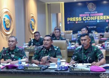 Foto: Konferensi pers soal kasus Lettu Eko bunuh diri (Taufiq Syarifudin/detikcom)