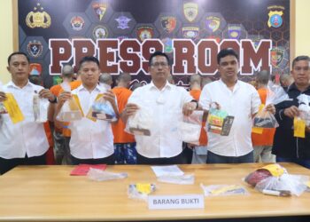 Kasat Resnarkoba, AKP JH Pasaribu SH, MH, menggelar press release, Rabu (22/5/2024), di Lantai II Mako Polres Pematangsiantar.