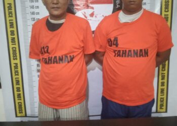 Foto kedua pelaku dan barang bukti sabu yang diamankan Sat Narkoba Polres Simalungun.