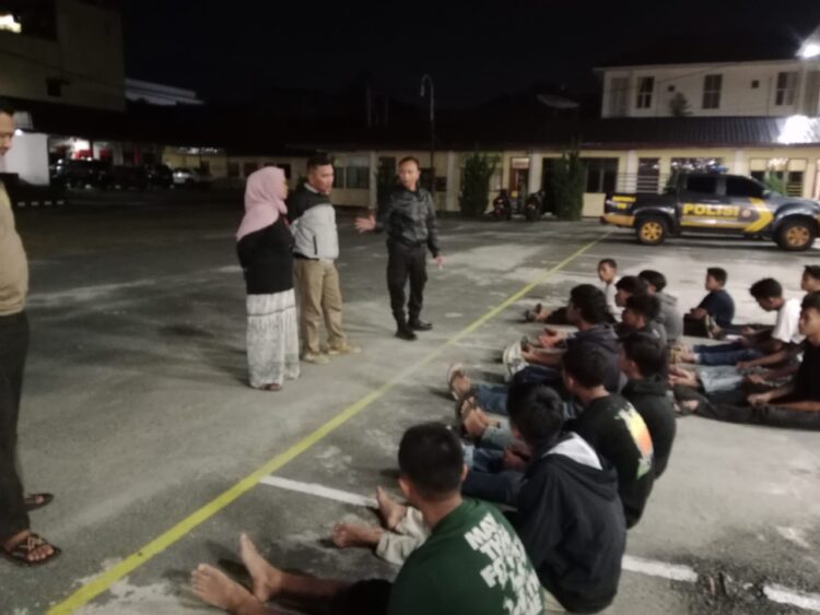 Polres Pematangsiantar bersama Polsek jajaran dipimpin Kabag SDM, AKP Mara Lidang Harahap SH, gerak cepat (Gercep) menggalkan aksi tawuran, pada Sabtu (25/5/2024) malam, pukul 23.00 WIB.