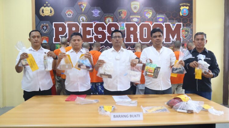 Kasat Resnarkoba, AKP JH Pasaribu SH, MH, menggelar press release, Rabu (22/5/2024), di Lantai II Mako Polres Pematangsiantar.