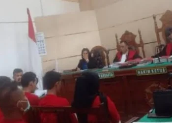 Majelis Hakim Pengadilan Negeri (PN) Medan memvonis mati Hanisah alias Nisa (39 tahun), perempuan yang kini mendapat julukan sebagai Ratu Narkoba asal Aceh, Rabu (8/5/2024). (Foto: Wahyudi Aulia Siregar).