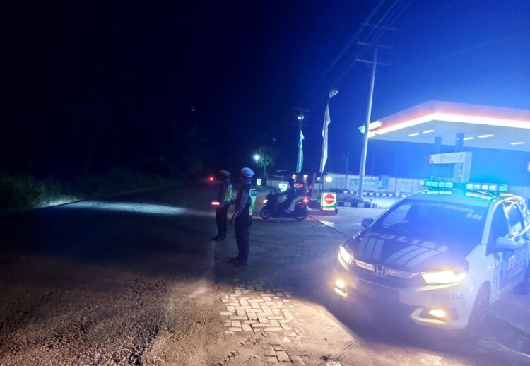 Polres Simalungun menggelar kegiatan Blue Light Patrol (BLP), pada hari Senin (3/6/2024), mulai pukul 21.00 WIB.