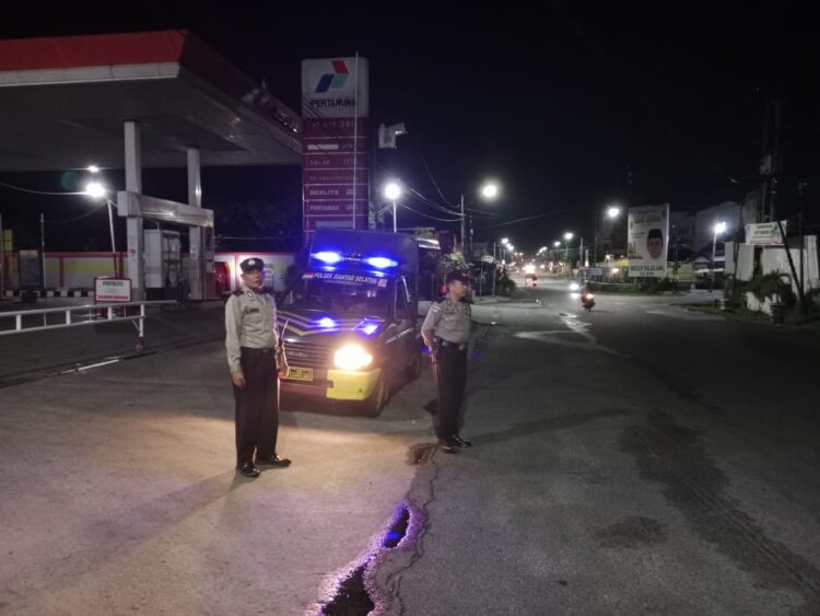 Polres Pematangsiantar  laksanakan Patroli Blue Light.