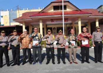 Foto bersama Kapolres Pematangsiantar, AKBP Yogen Heroes Baruno SH, SIK, disela kegiatan.