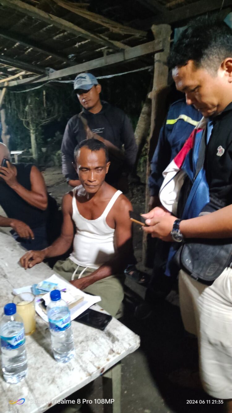 Foto pelaku saat diamankan Polisi di lokasi kejadian.