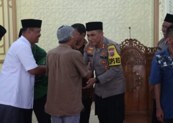 Kapolres Pematangsiantar, AKBP Yogen Heroes Baruno SH, SIK, menggelar Jumat Curhat Kamtibmas, di Masjid Taqwa Muhammadiyah Pematangsiantar, pada Jumat (31/5/2024) siang, pukul 12.00 WIB.
