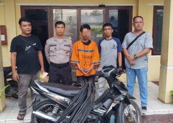 Foto tersangka dan barang bukti yang diamankan Polsek Siantar Martoba.