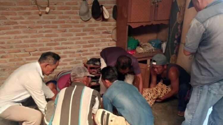 Lansia tewas dibunuh dan dirampok tetangga di Dusun V, Desa Cempedak Lobang, Kecamatan Sei Rampah, Kabupaten Serdangbedagai (Sergai), Sumatra Utara, Selasa (18/6/2024). (Foto: Dok Polsek Firdaus)