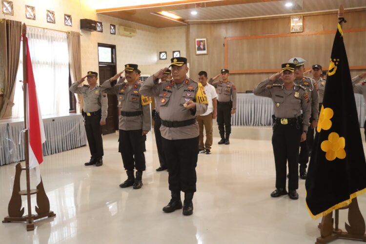 Kapolres Simalungun, AKBP Choky Sentosa Meliala, S.I.K, S.H, M.H, mengikuti upacara Pemuliaan Nilai-nilai Tribrata Polda Sumatera Utara dalam rangka Bintra Peringatan Ke-78 Hari Bhayangkara Tahun 2024.