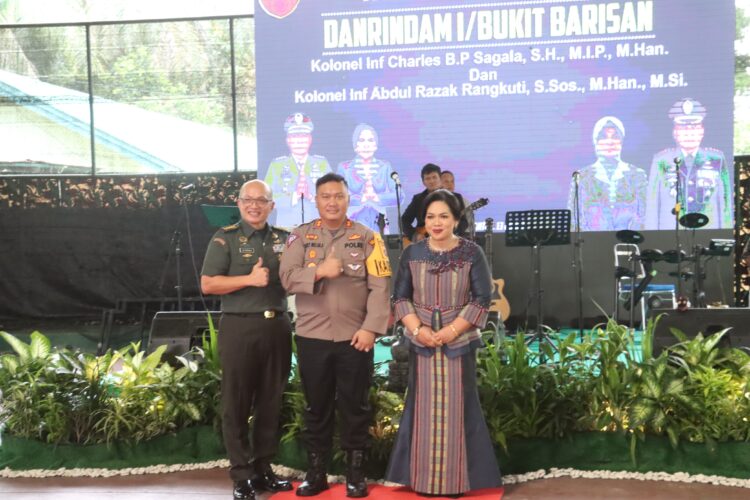 Kapolres Simalungun, AKBP Choky Sentosa Meliala, S.I.K, S.H, M.H, hadiri pisah sambut Danrindam I/Bukit Barisan dari Kolonel Inf Charles B P Sagala kepada Kolonel Inf Abdul Razak Rangkuti.