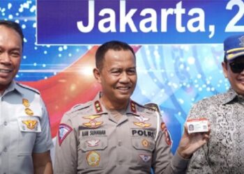 Perbedaan SIM C, SIM C1, dan SIM C2. Korlantas Polri meresmikan SIM C1 yang diperuntukkan bagi pengendara motor dengan kubikasi 250-500 cc. (Foto: Korlantas Polri)