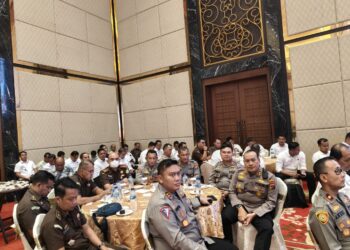 Kapolres Simalungun, AKBP Choky Sentosa Meliala, S.I.K., S.H., M.H, menghadiri acara “Forum Kolaborasi Sentra Gakkumdu Mewujudkan Pilkada  yang Jujur dan Adil” se-wilayah Sumatera, pada Selasa, 9 Juli 2024, mulai sekitar pukul 11.30 WIB, di Hotel Adimulya Medan, Jln. Pangeran Diponegoro, No.8 Petisah Tengah, Kecamatan Medan Petisah, Kota Medan, Sumatera Utara.