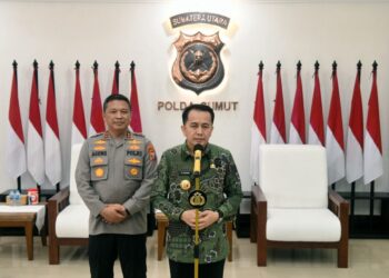 Pj Gubernur Sumatera Utara (Gubsu), Agus Fatoni bersama  Kapolda Sumut, Komjen Pol Agung Setya Imam Effendi.