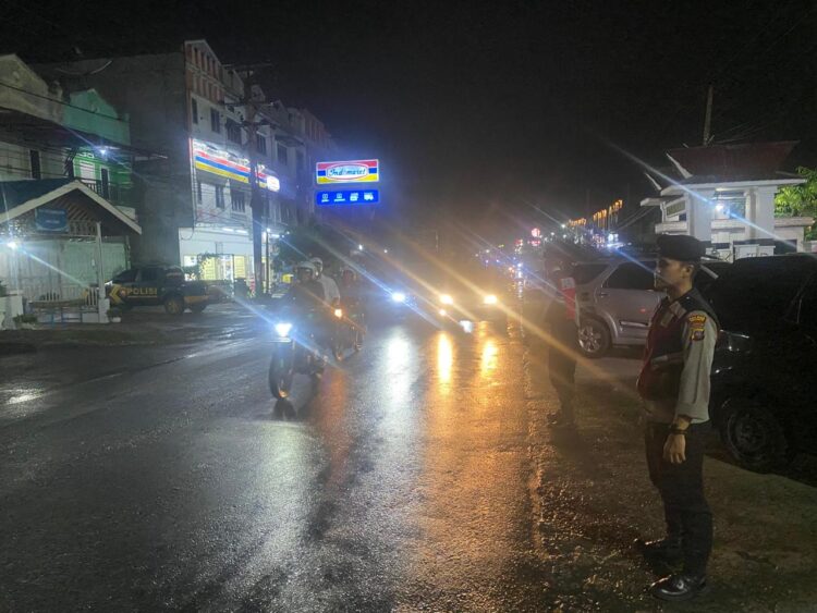Sat Samapta Polres Simalungun melaksanakan patroli perintis presisi, di wilayah hukum Polres Simalungun, pada Selasa (30/7/2024), mulai sekitar pukul 00.30 WIB.