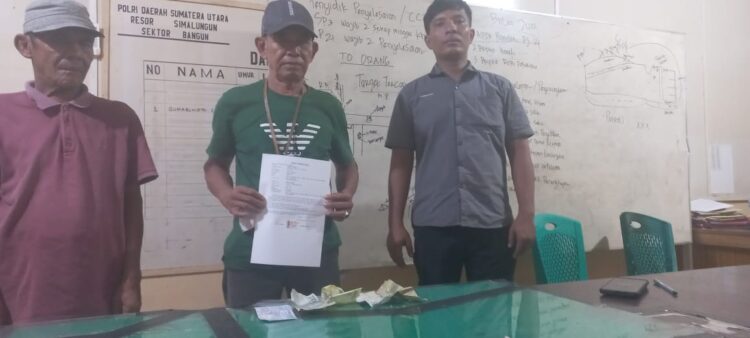 Polsek Bangun berhasil mengamankan dua pelaku pungutan liar di Simpang Masjid, Jln. Anjangsana, Nagori Karang Rejo, Kecamatan Gunung Maligas, Kabupaten Simalungun, pada Selasa (16/7/2024).