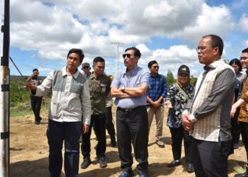 Menko Marves, Luhut Binsar Pandjaitan, meninjau perkembangan Food Estate Sumatera Utara di Kabupaten Humbang Hasundutan (Humbahas), tepatnya di Desa Hutajulu, Kecamatan Pollung, pada Sabtu (13/7/2024), lalu.