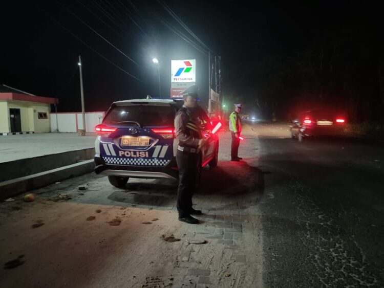 Sat Lantas Polres Simalungun melaksanakan Blue Light Patrol (BLP), pada Minggu malam (07/07/2024).